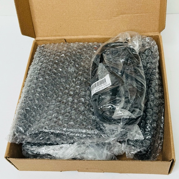 Polycom VVX 250 Business IP Desk Phone with Color Display - Four Lines - Picture 11 of 13